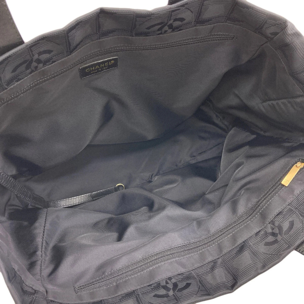 CHANEL Black Tote Bag - Picture 5 of 16